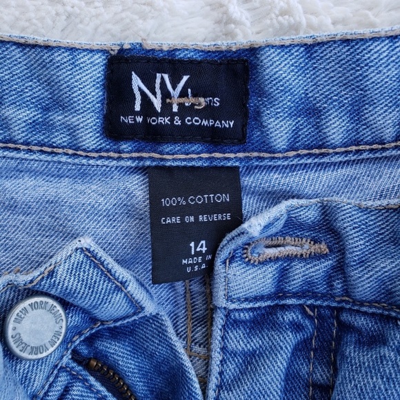 New York & Company Size 14 Jean Shorts Great - EUC - Picture 4 of 8